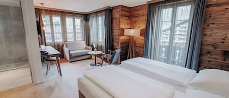 Chalet-Zweibettzimmer, Balkon, Bergblick
