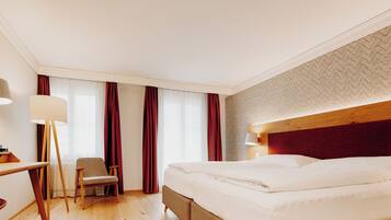 Deluxe Twin Room, Balcony, Mountain View | Hypo-allergenic bedding, in-room safe, desk, iron/ironing board