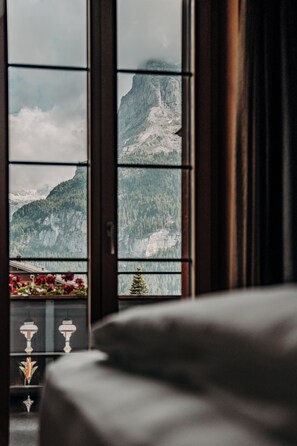 Chalet Twin Room, balcony, mountain view | Hypo-allergenic bedding, in-room safe, desk, iron/ironing board