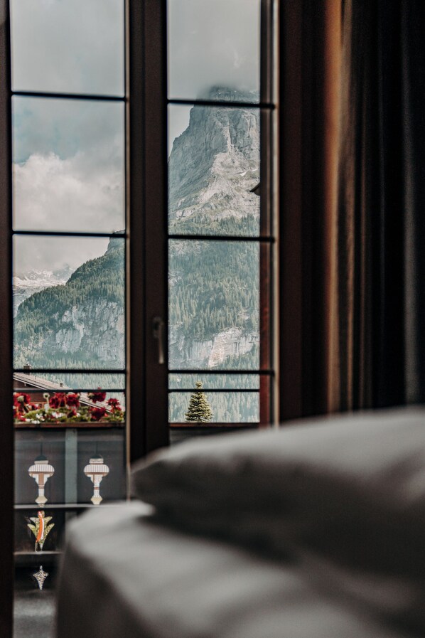 Chalet-Zweibettzimmer, Balkon, Bergblick