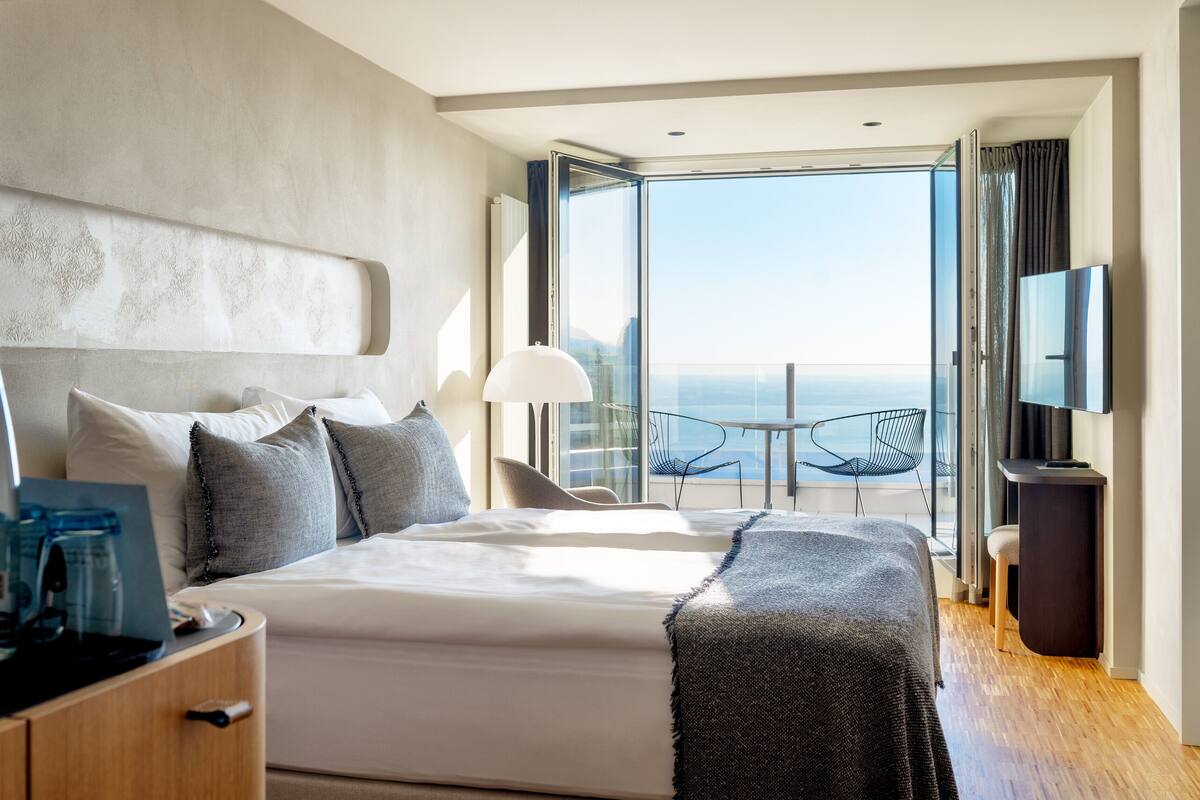 superior lake with balcony | view from room