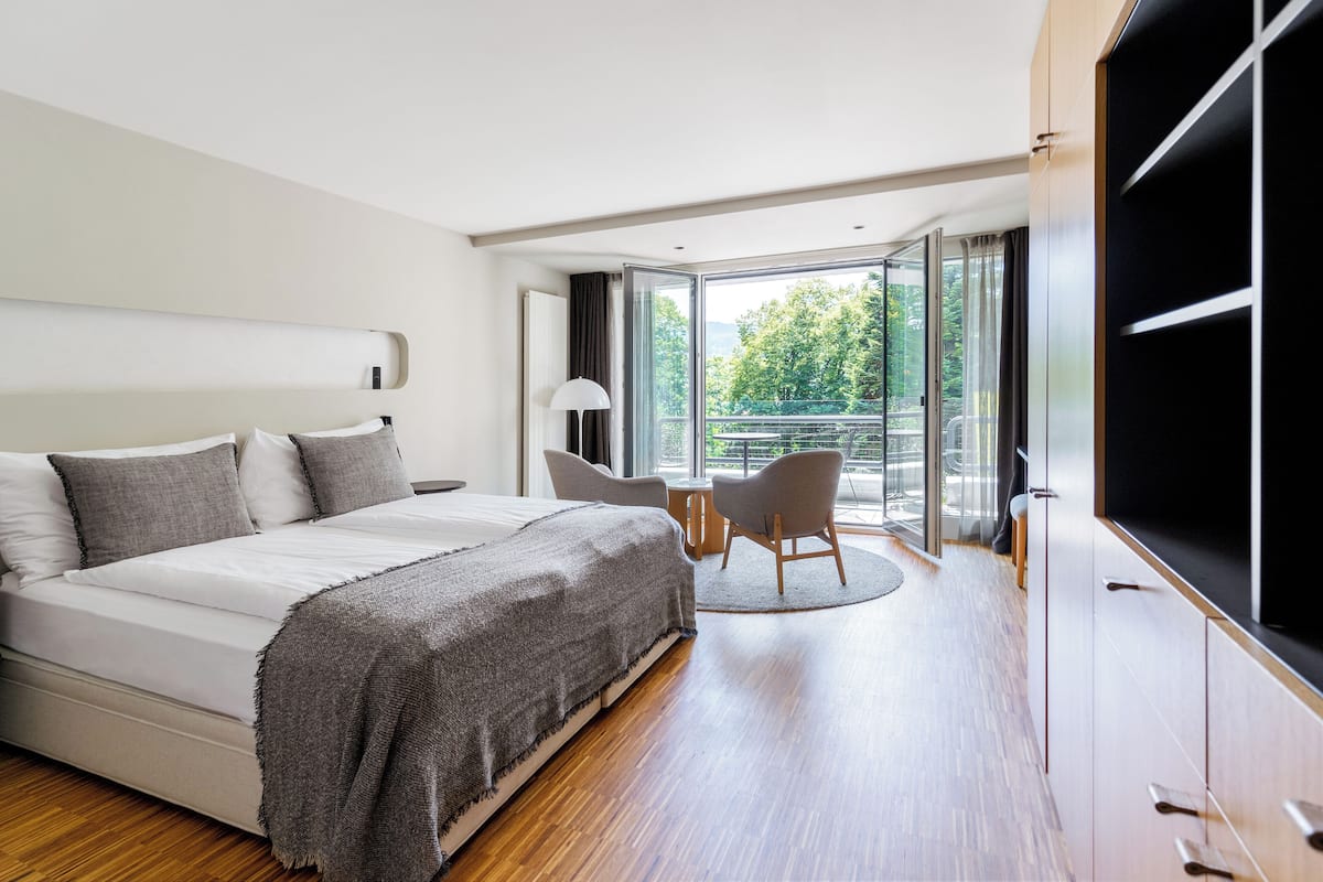 Comfort Park Balcony | 1 chambre, literie hypoallergénique, couette en duvet d'oie
