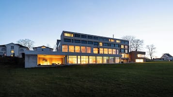 Fassade der Unterkunft â Abend/Nacht