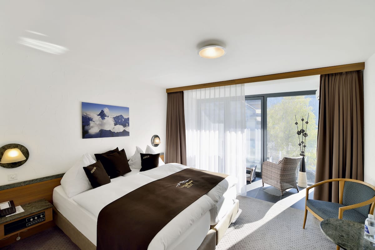 Chambre Double, vue partielle sur le lac