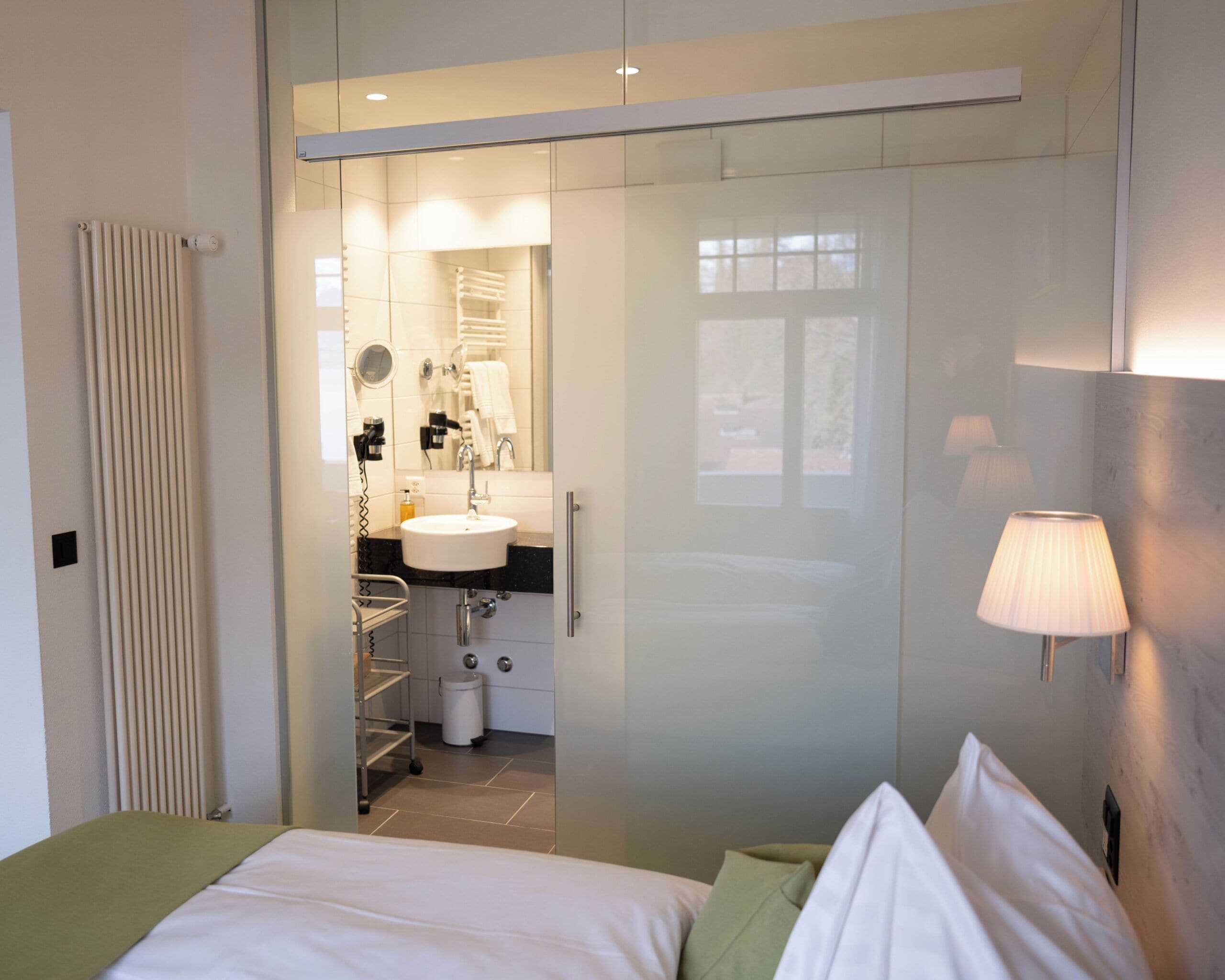 flat-screen tv, offices