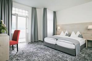 Habitació doble | 1 dormitori, minibar, caixa forta a l'habitació i escriptori 