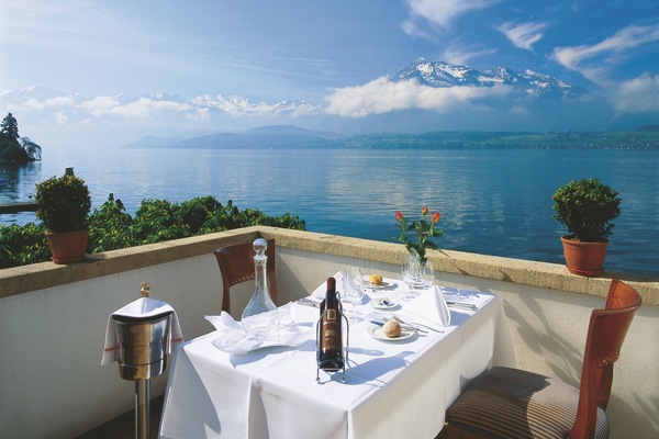 Breakfast, lunch served; local and international cuisine, garden views