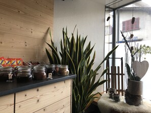 Bao gồm bữa sáng kiểu Âu hàng ngày 