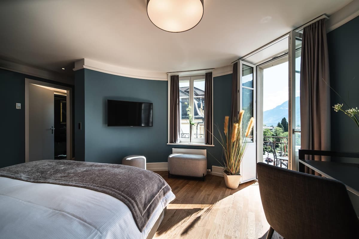 Room, 2 Single Beds, Balcony (Modern, air-conditioned) | Hypo-allergenic bedding, down duvets, in-room safe, desk