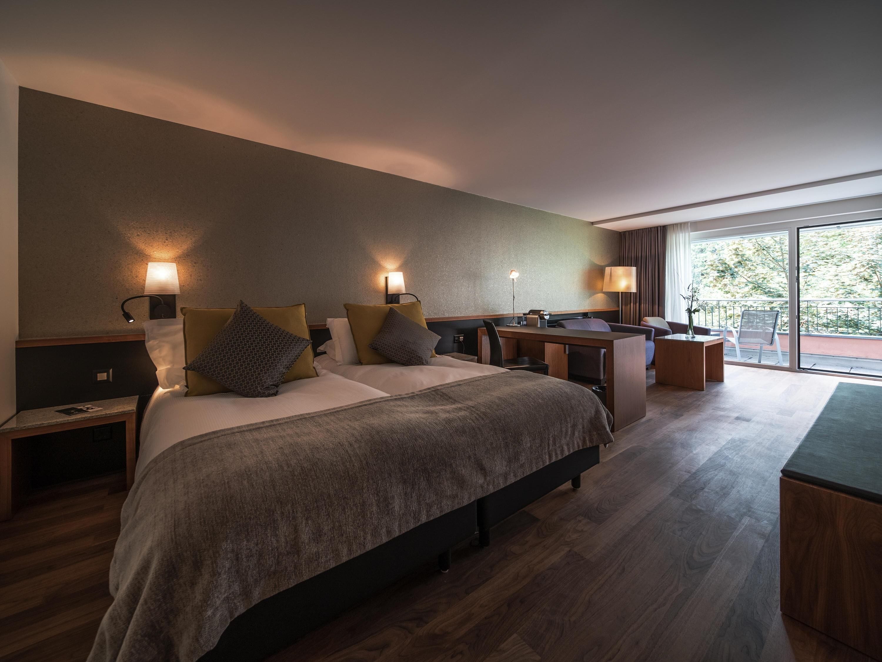 Habitación Deluxe | Ropa de cama hipoalergénica, edredones de plumas, caja fuerte