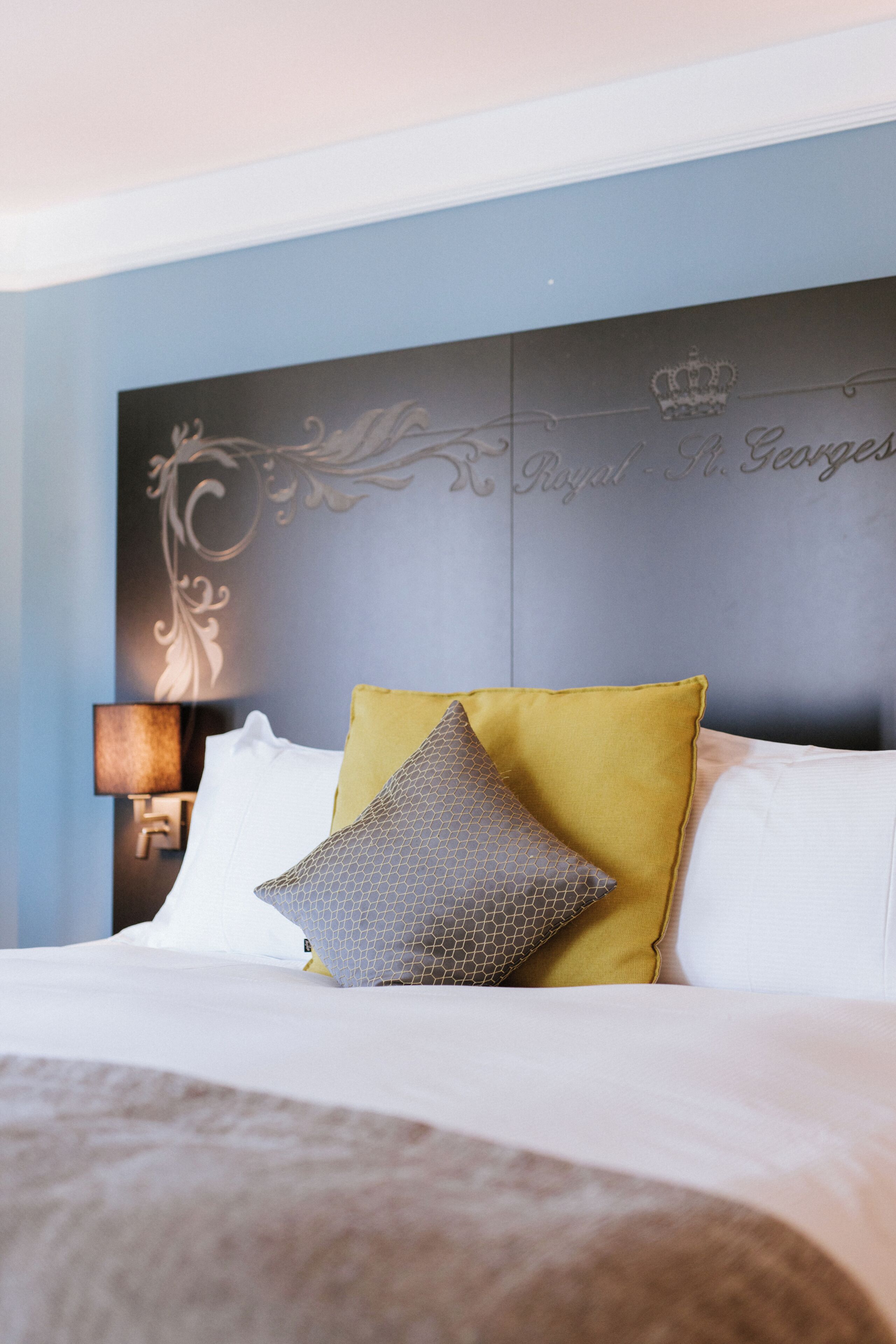 Room, 2 Single Beds (Modern, air-conditioned)
