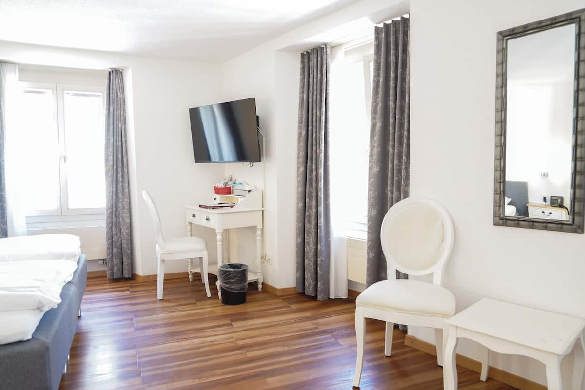 Minibar, in-room safe, desk, blackout curtains