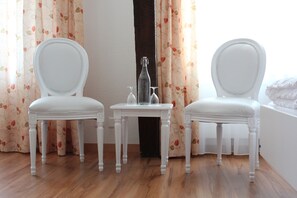 Chambre Standard double ou avec lits jumeaux | Minibar, coffre-fort, bureau, rideaux d’obscurcissement