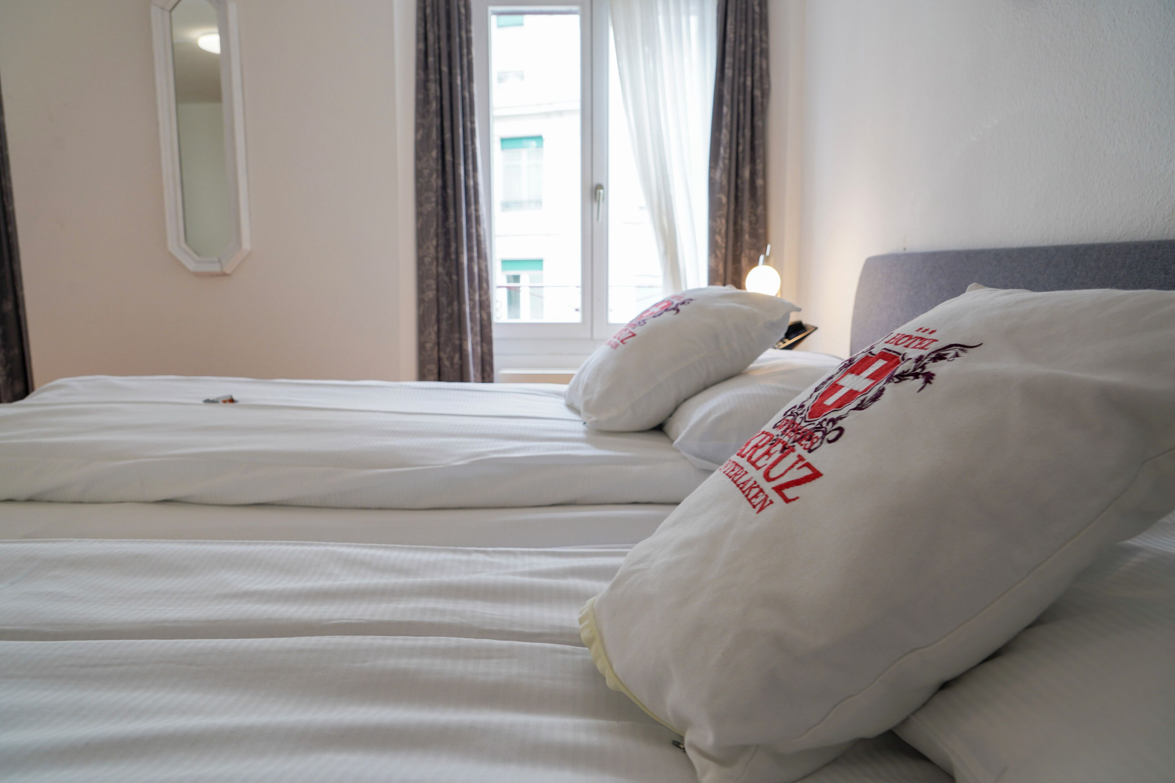 Triple Room | Minibar, in-room safe, desk, blackout curtains