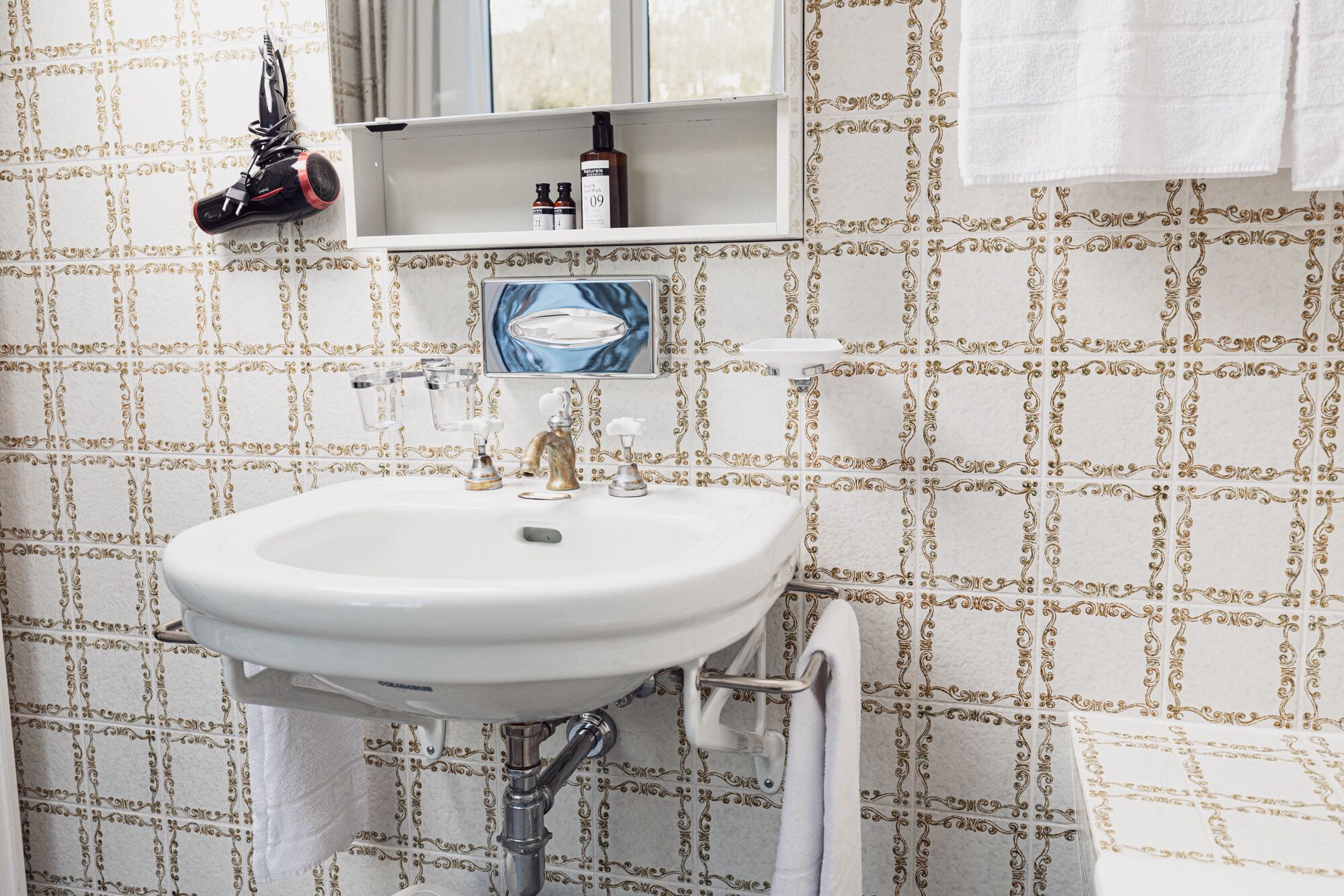 double room (m) without balcony | bathroom | hair dryer, towels