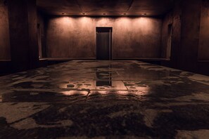Sauna, steam room, Turkish bath/hammam, body treatments, body wraps