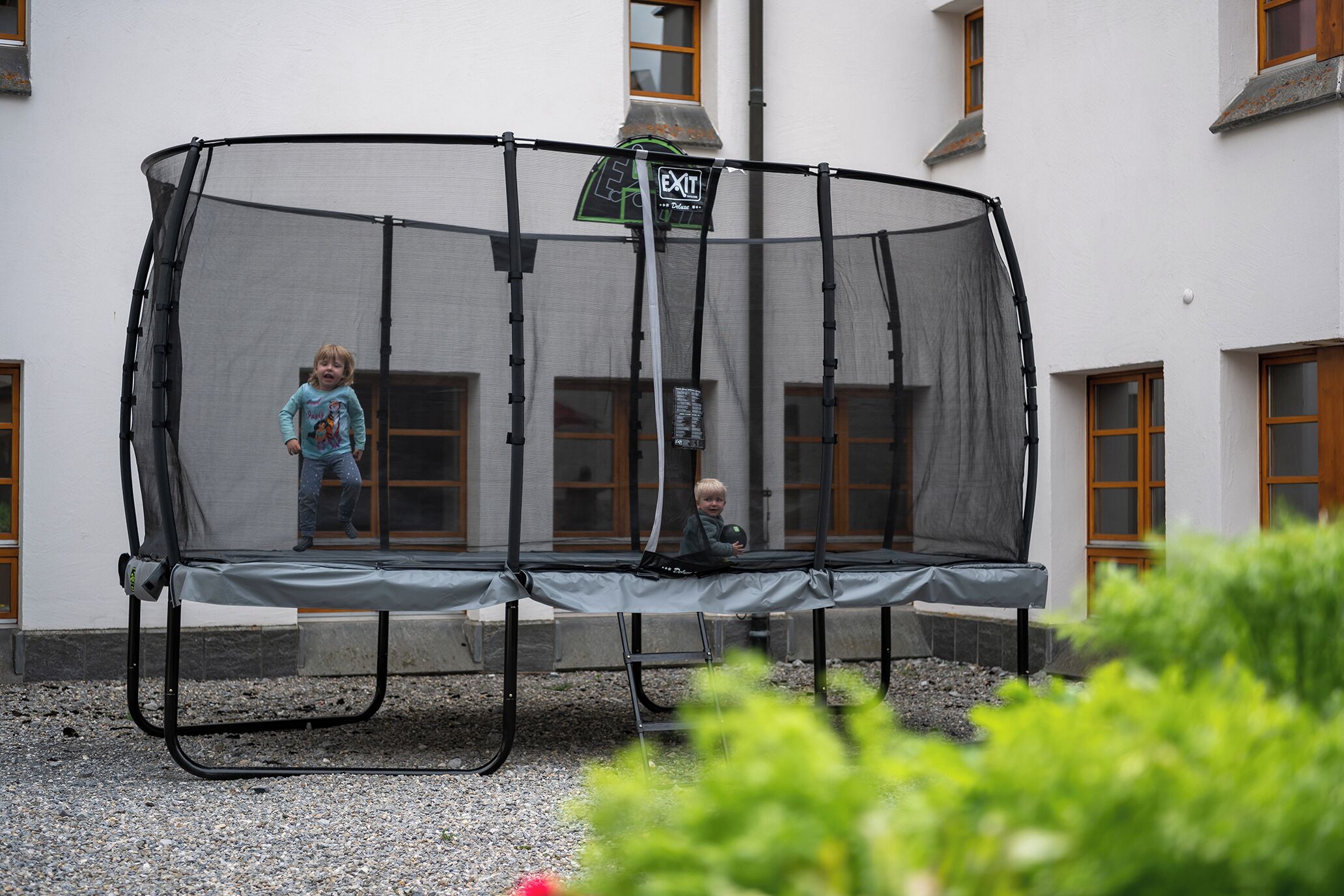 children’s play area – outdoor