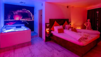 Escritorio, cortinas blackout, wifi gratis y ropa de cama