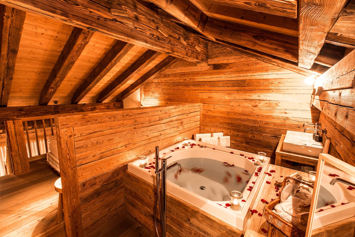 suite (giebelstube) | 1 bedroom, hypo-allergenic bedding, free minibar, in-room safe