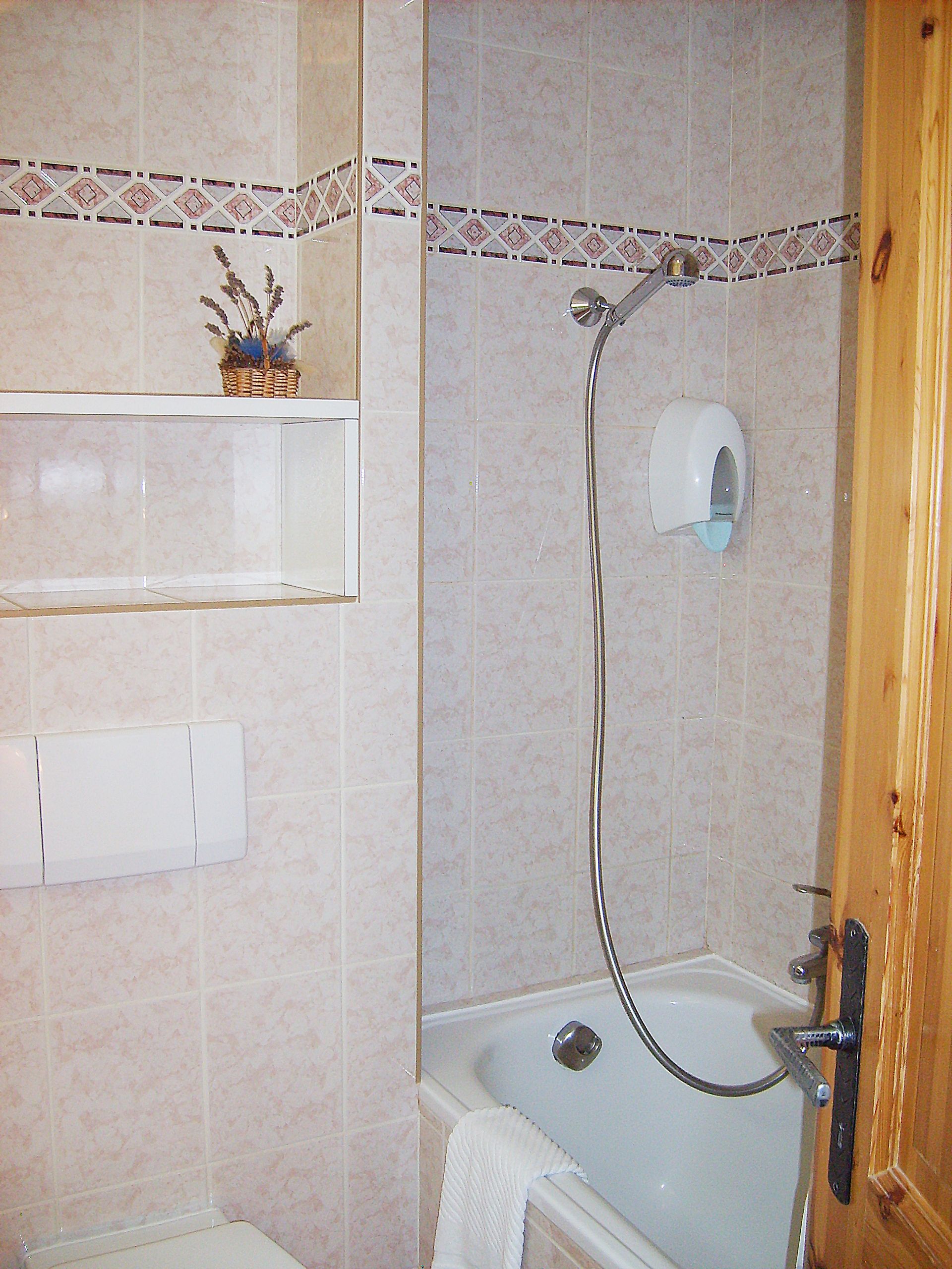 classic studio | bathroom | hair dryer