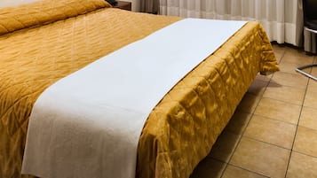 Caja de seguridad en la habitación, escritorio, cunas y wifi gratis