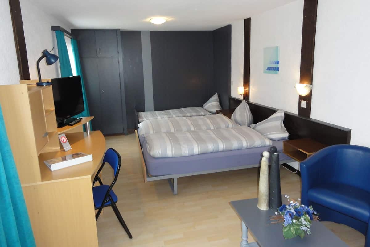 Premium bedding, cots/infant beds, free WiFi