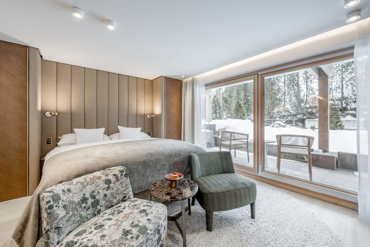 standard double room | 2 bedrooms, premium bedding, minibar, in-room safe