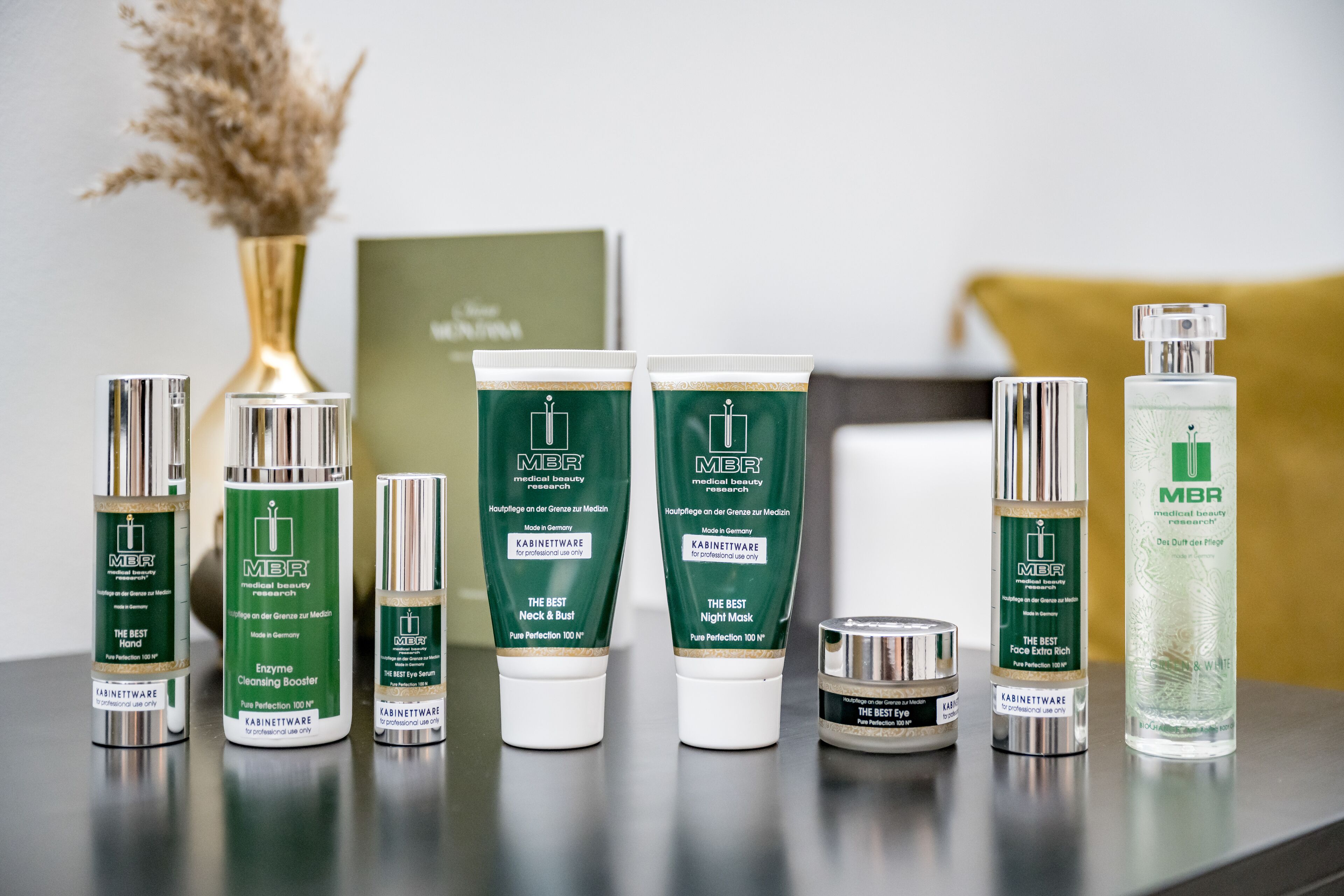 sauna, hot tub, steam room, body treatments, aromatherapy