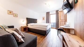 In-room safe, desk, free WiFi, bed sheets