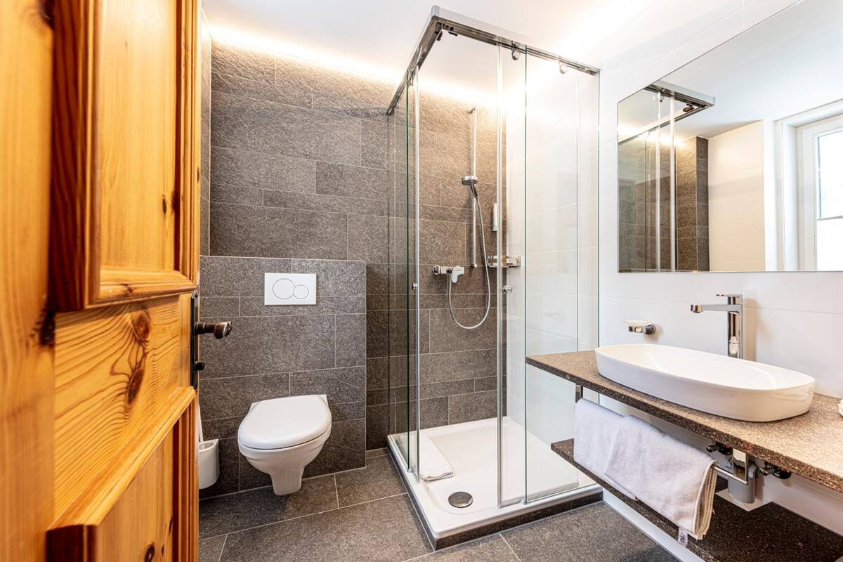 double room | bathroom | shower, hair dryer, towels