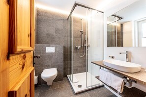 Double Room | Bathroom | Shower, hair dryer, towels