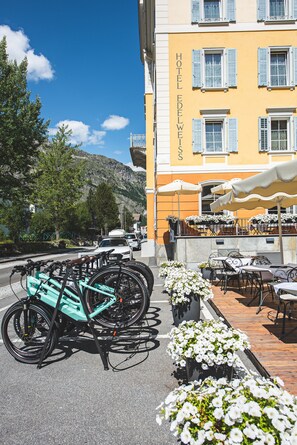 Bicycling - Edelweiss Swiss Quality Hotel (Sils im Engadin-Segl)