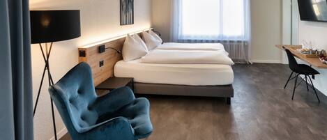 Standard Double Room | In-room safe, desk, soundproofing, iron/ironing board