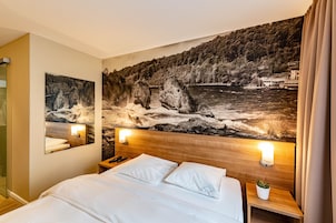 Habitación económica doble | Escritorio, wifi gratis, ropa de cama