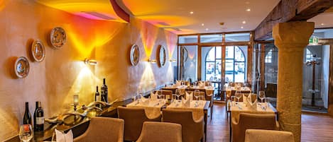 Lunch and dinner served, Regional cuisine