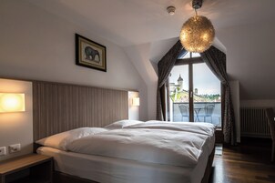 Panoramic Double or Twin Room | Desk, free WiFi, bed sheets