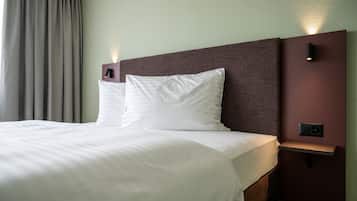 Habitación doble superior (Queen bed 160cm) | Caja fuerte, escritorio, wifi gratis y ropa de cama