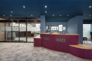 Check-in/check-out kiosk - b_smart hotel Schönenwerd (Schonenwerd)