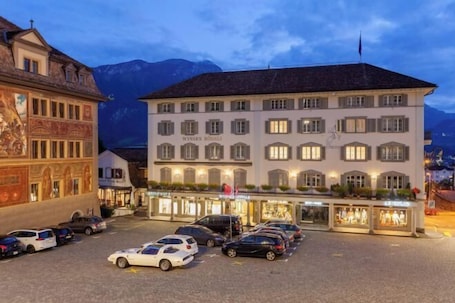 Exterior. Hotel Wysses Rössli