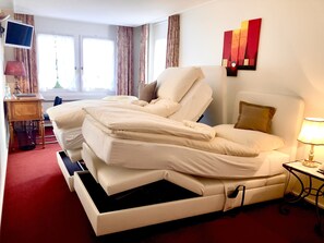 Comfort Double Room, Corner | 1 bedroom, down comforters, in-room safe, individually decorated