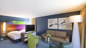 Junior Suite, Non Smoking | Minibar, in-room safe, desk, blackout drapes