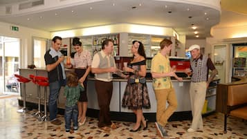 Bar (in der Unterkunft)