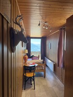 单人房, 阳台, 山景 | 埃及棉床单、Select Comfort 床、客房内保险箱、办公桌