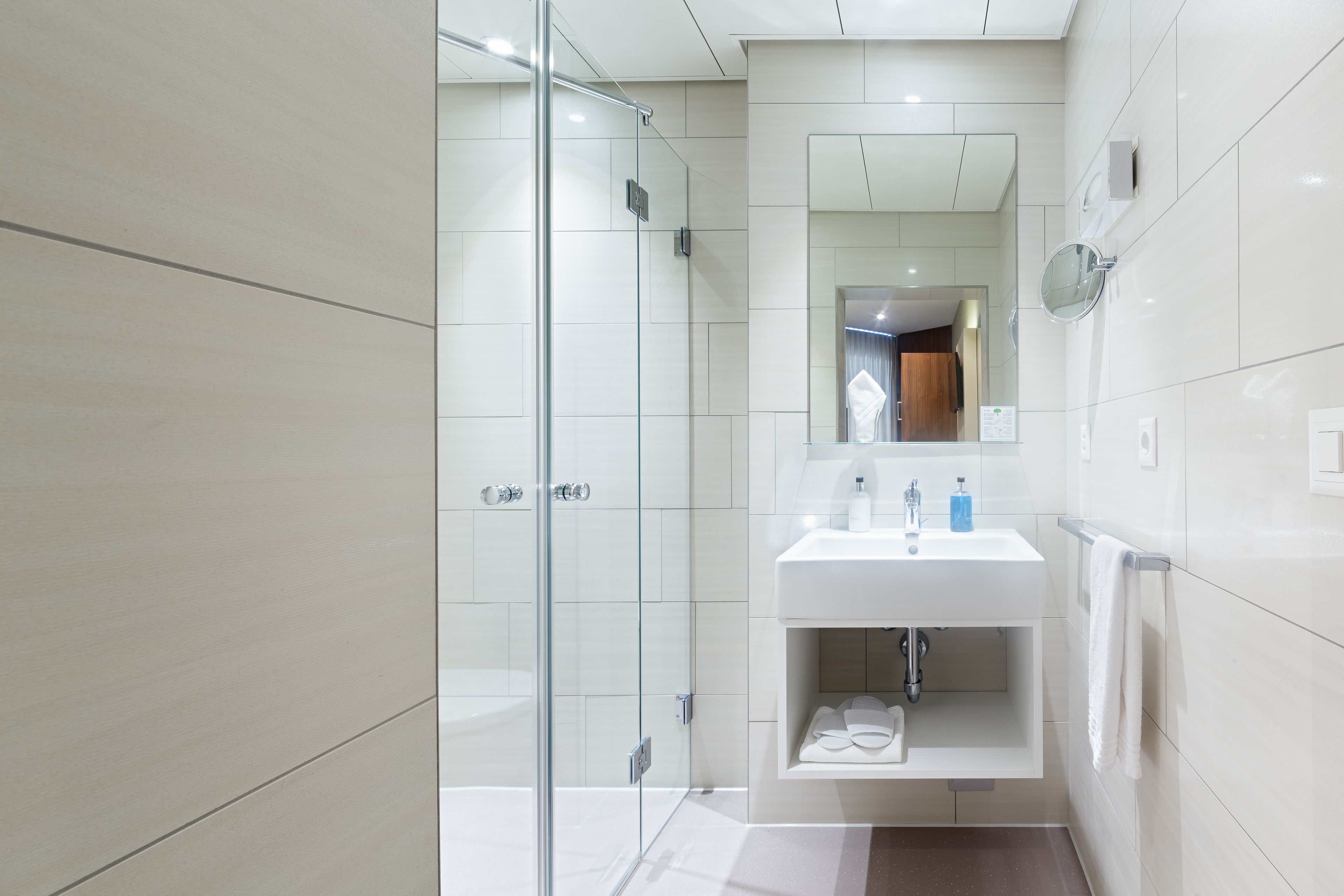 premium bedding, down duvets, pillow-top beds, in-room safe