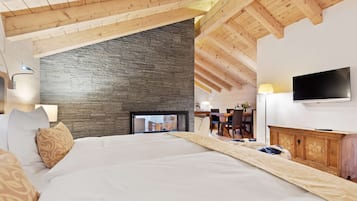 Suite (Chalet - Matterhorn View) | Allergikerbettwaren, Minibar, Zimmersafe, individuell dekoriert