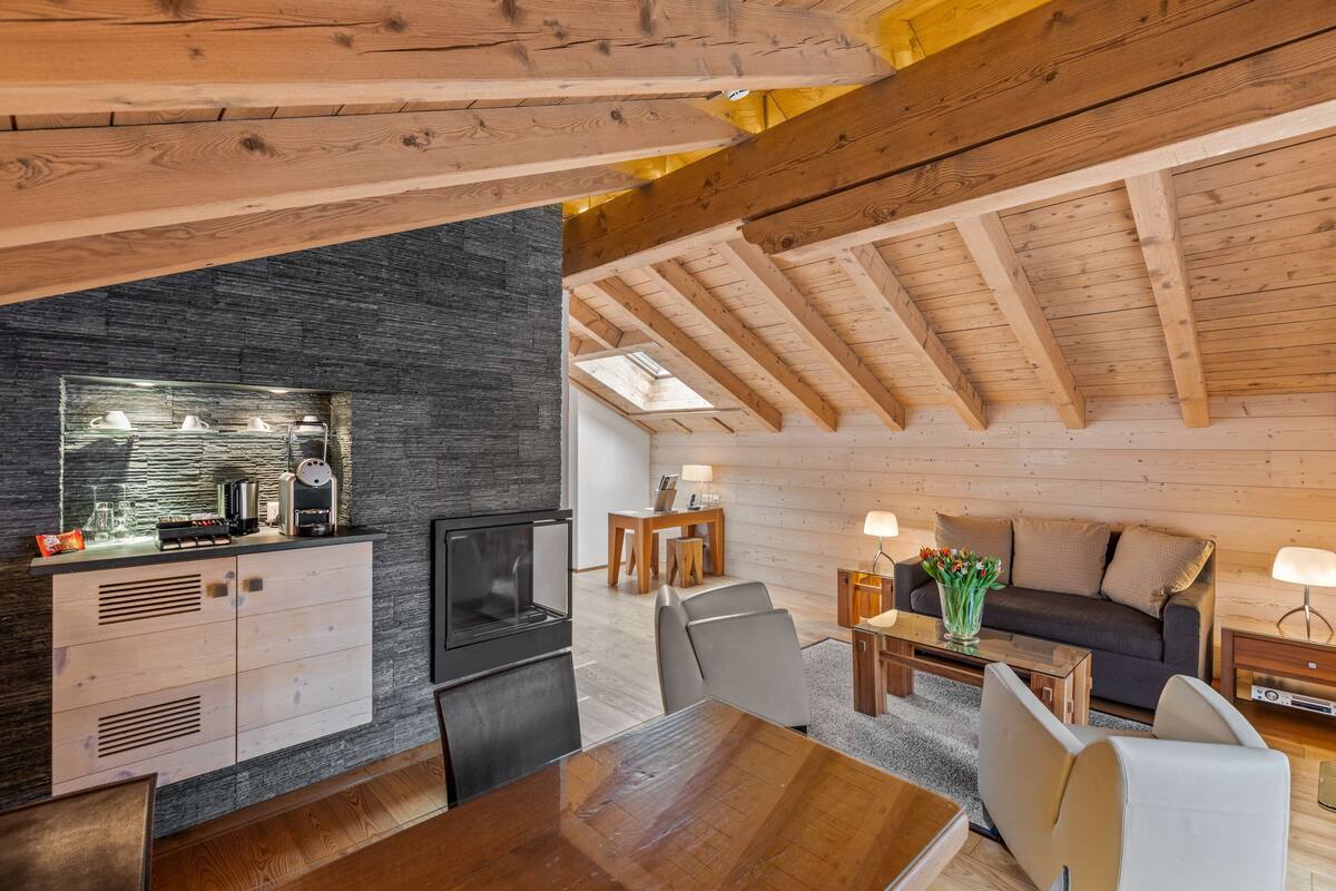 suite (chalet) | 1 bedroom, hypo-allergenic bedding, minibar, in-room safe