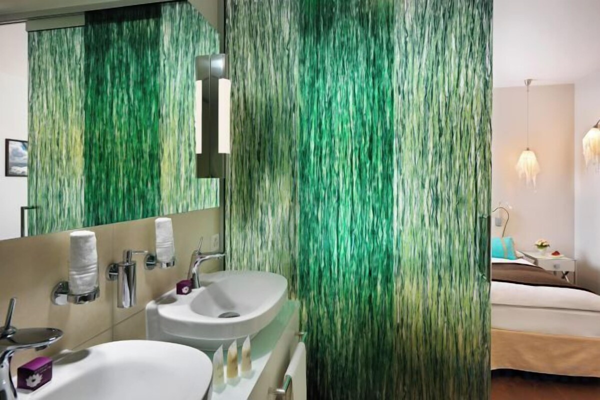 Baño | Ducha, artículos de higiene personal gratuitos y secador de pelo