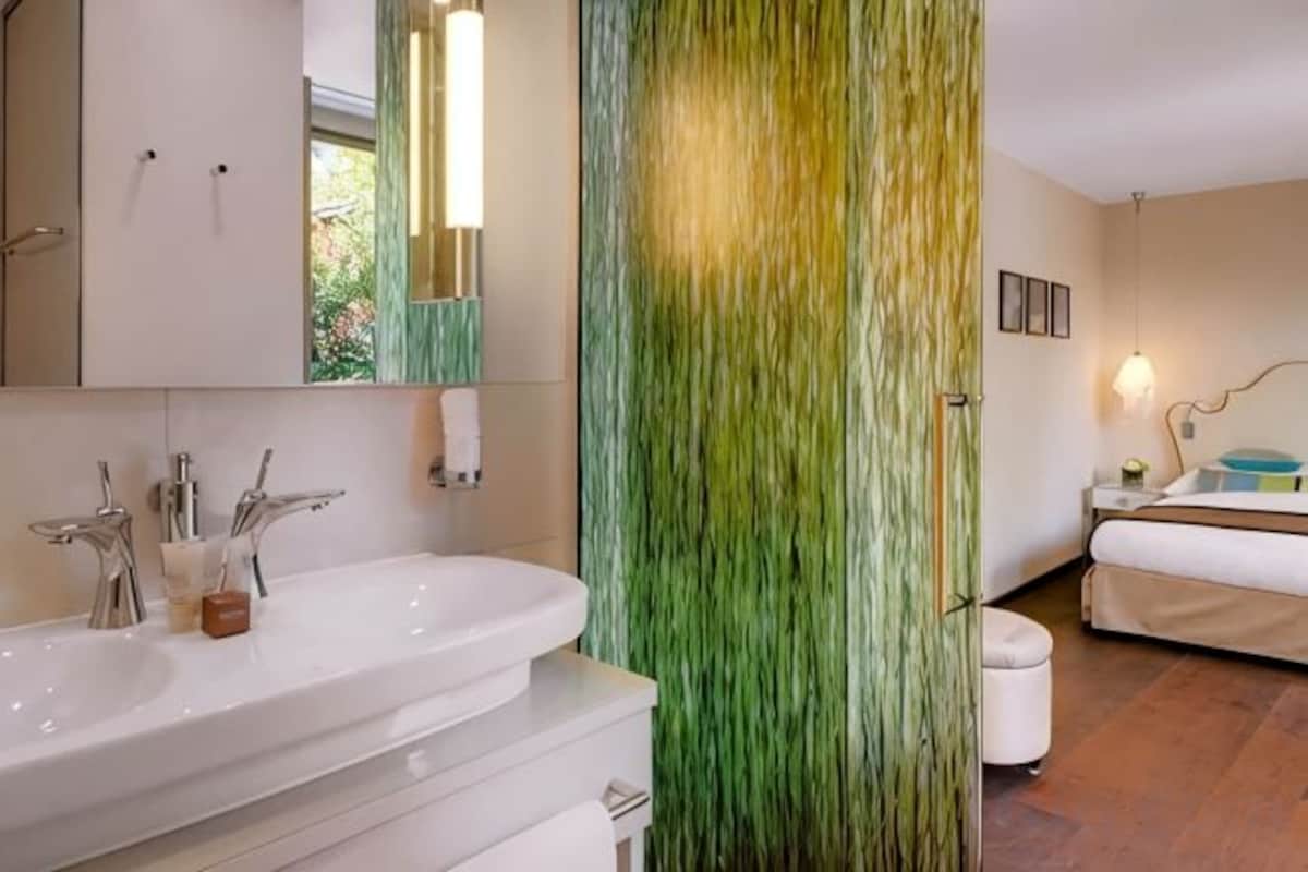 Medium Double Room