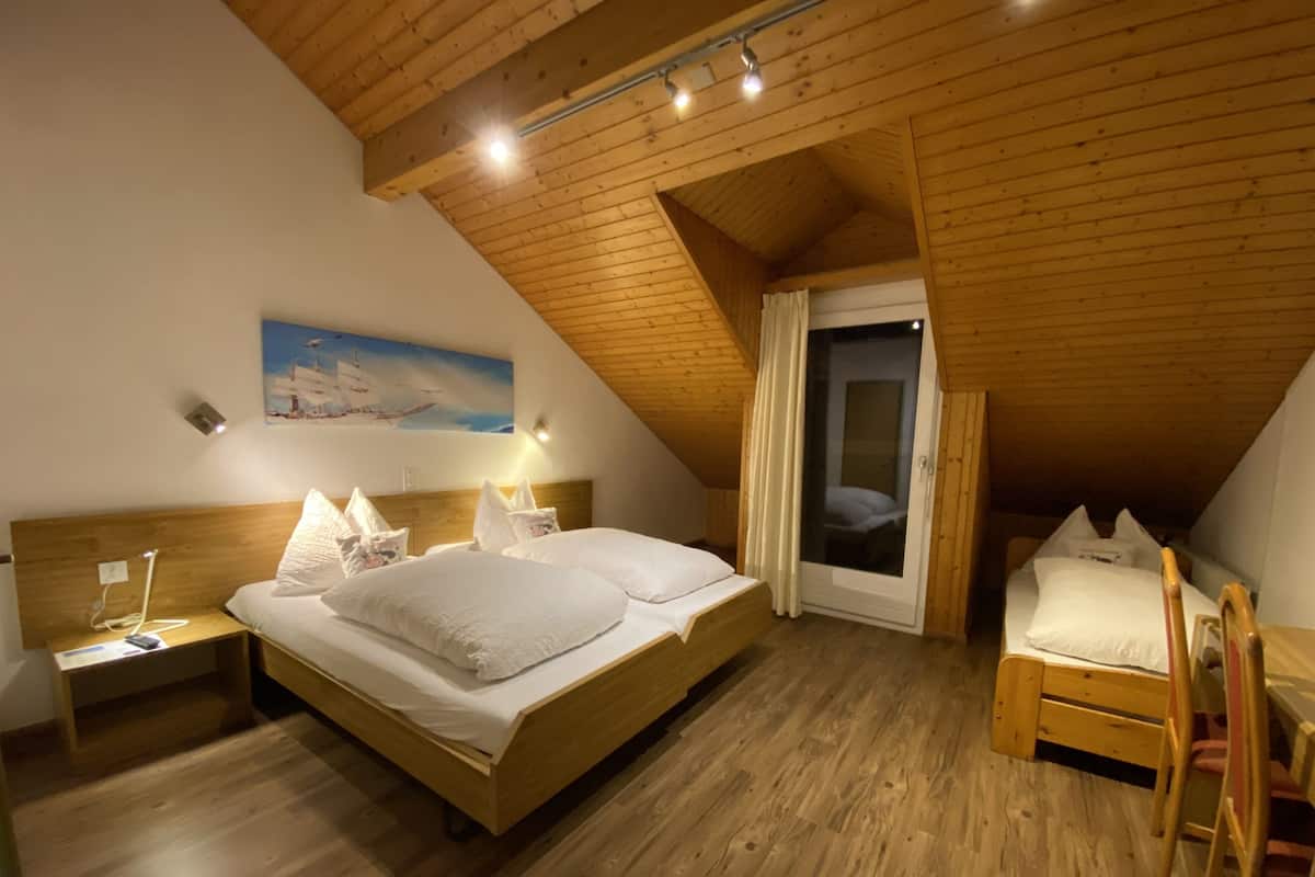 Comfort Triple Room | 1 bedroom, in-room safe, desk, laptop workspace