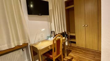 Quarto casal (Air conditioning) | 1 quarto, cofres nos quartos, escrivaninha